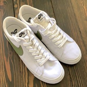 NikeSB Blazer Low Sneakers